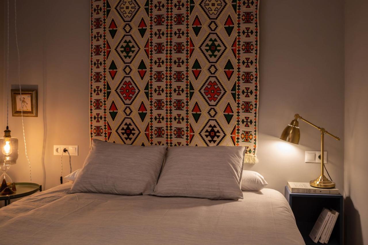 Behouse Santa Cruz * Sevilla